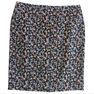 Liz Claiborne Career straight skirt, floral flowers, fully lined size 10 NWOT